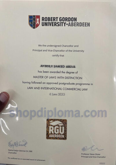 Robert Gordon University aberdeen the degree of master of laws with distinction in law